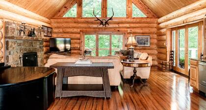 RestfulLodge - Lakefront/15 Acres/Private Dock/Private Disc Golf Course/Kayaks