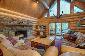 Smart TV, fireplace, DVD player, table tennis