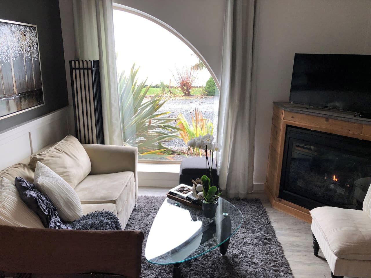 livingroom with fireplace