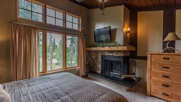 3 slaapkamers, een strijkplank/strijkijzer, wifi, beddengoed