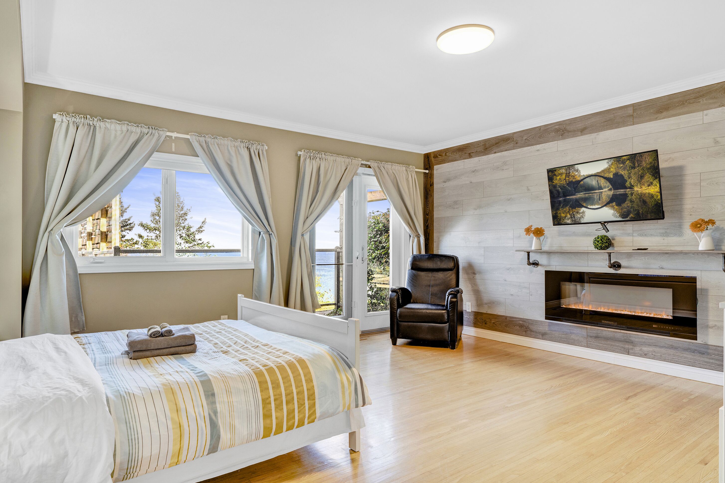 4 soverom, strykejern/-brett, wi-fi og sengetøy