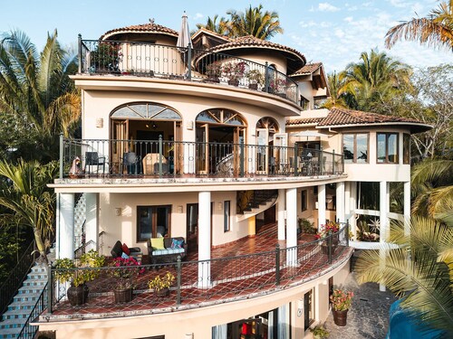 THE BIG HOUSE at Villa de Vistas - gracious with stunning views. Sleeps 12.