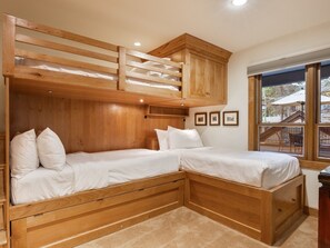 2 chambres, lit parapluie, Wi-Fi gratuit, draps fournis