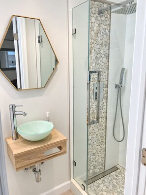 Unclassified image, 4 of 24, button - Beautiful Updated Kawama Townhouse. Marina, boat ramp, lagoon and pools. (Key Largo)