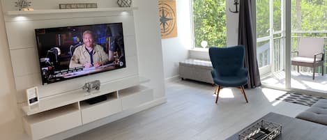 Smart TV, music library