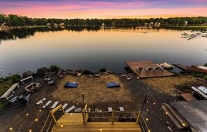 Property grounds - Lakefront! Private Dock, Hot Tub, Kayaks, Fire Pit, Pool, Games (Tobyhanna)