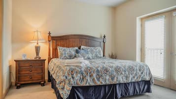 2 habitaciones, escritorio, tabla de planchar con plancha y wifi gratis