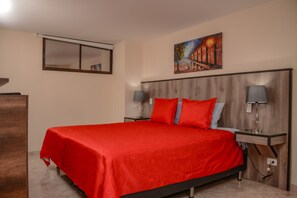 2 bedrooms, desk, iron/ironing board, free WiFi