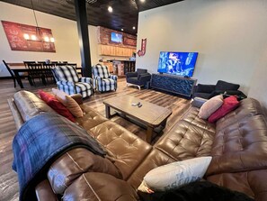 Smart TV, books, stereo