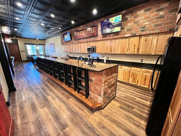 Unclassified image, 1 of 33, button