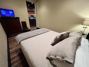 4 bedrooms, iron/ironing board, travel crib, free WiFi