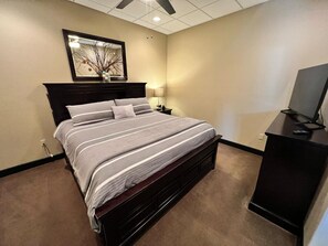 4 bedrooms, iron/ironing board, travel crib, free WiFi