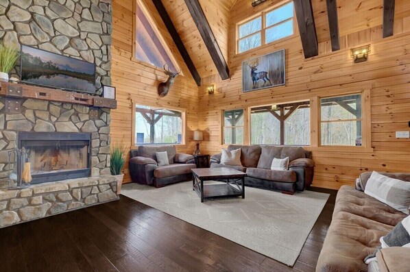 تلفزيون، مدفأة، كرة قدم الطاولة