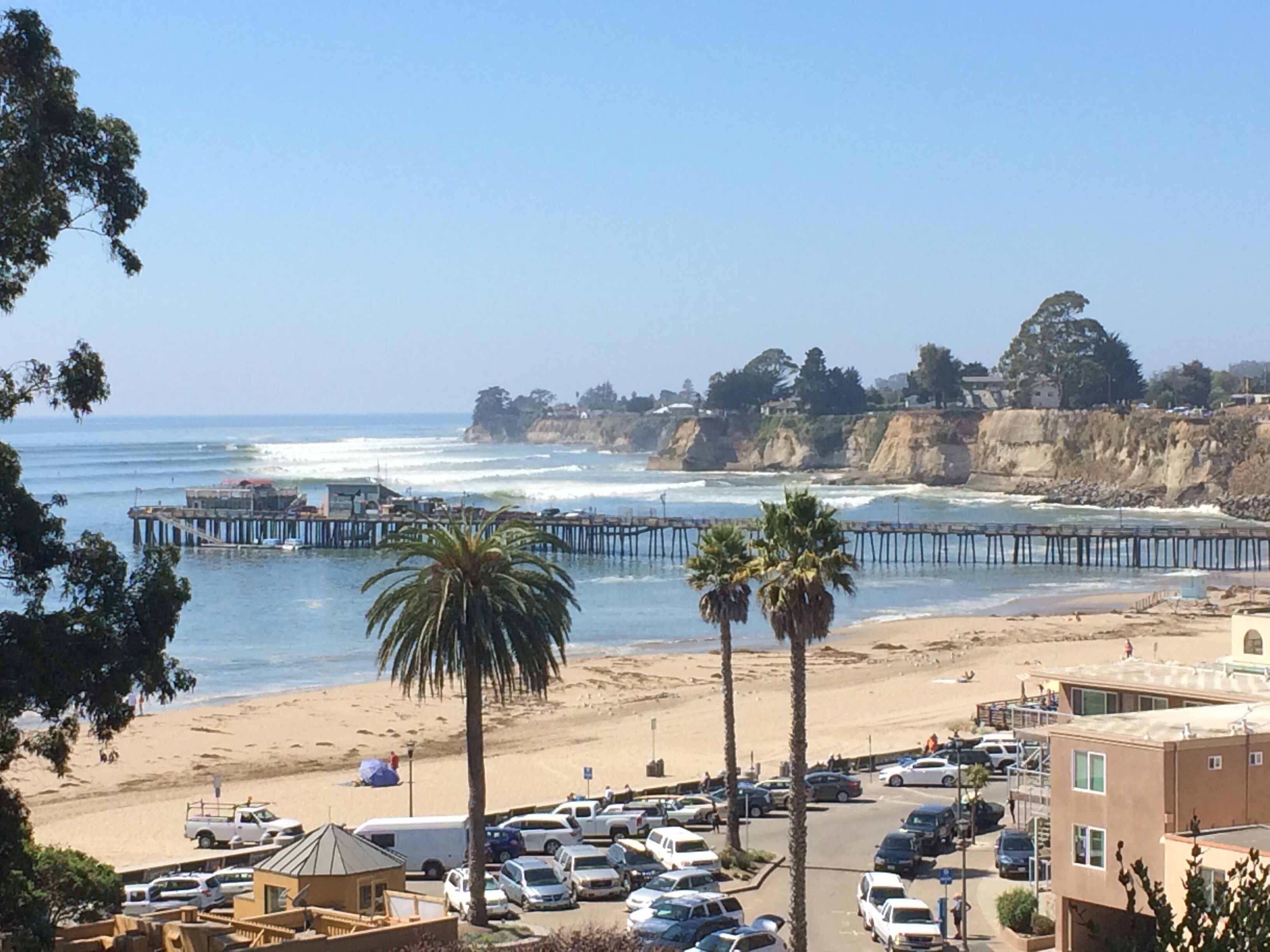 Playa en los alrededores, camastros y toallas de playa 