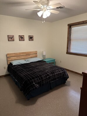 3 dormitorios, cuna de viaje, Internet y ropa de cama