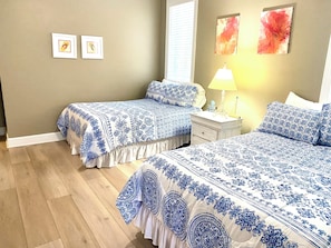 5 chambres, fer et planche à repasser, lit parapluie, Wi-Fi gratuit
