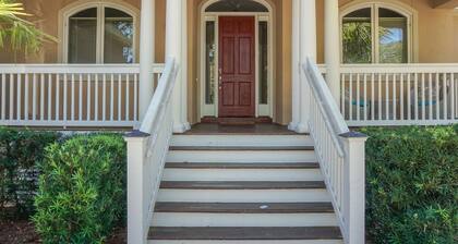 July 4 available! Private pool, walking distance to beach, bikes, private pool