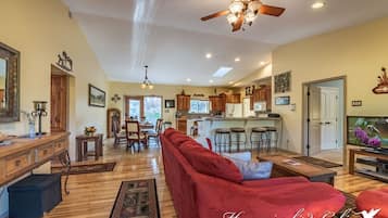 TV, fireplace, DVD player, books