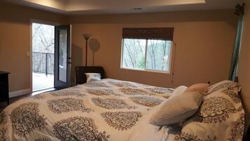 3 bedrooms, iron/ironing board, travel cot, bed sheets