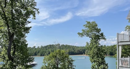 Serenity Now at Stardust Marina - No steps to condo.