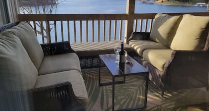 Bikefest Special! Waterfront walk-in 3 pools/ 5 STAR 3 BR/3 BTH Sleep/SLIP