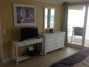 2 bedrooms, desk, iron/ironing board, travel cot