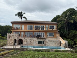 Exterior - Costa Rica BEACH Castle with WATERSLIDE, WATERFALL, 2 Pools on SANDY BEACH 12ppl (Junquillal)