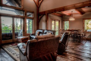 TV, fireplace, ping pong, books - Rustic Timber | Luxury Timber Frame in the Heart of Montreat | Streams, Hiking, Close to Asheville (Fairview)