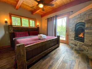 5 bedrooms, iron/ironing board, WiFi, bed sheets - Rustic Timber | Luxury Timber Frame in the Heart of Montreat | Streams, Hiking, Close to Asheville (Fairview)