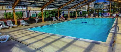 Sisäuima-allas, ulkouima-allas