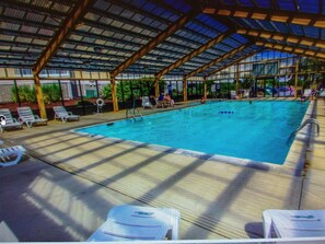 Piscine couverte, piscine extérieure