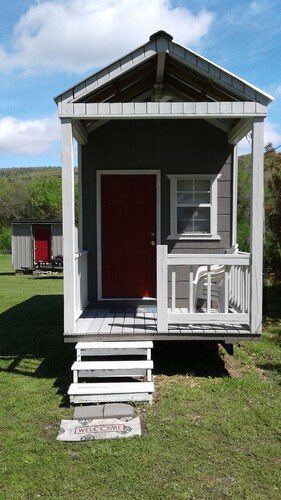 The Tiny House Experience 6m North of Mnt. View Ark. on N. Riverview  Rd Cr 186 