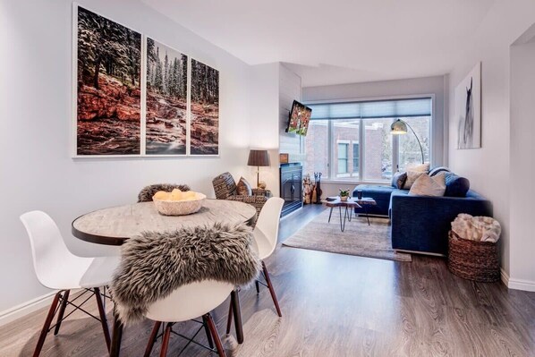 TV, fireplace, offices