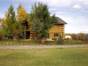 Exterior - Spectacular Large Group Accommodations with Gallatin River access! (Bozeman)