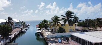 Keys Waterfront Half-Duplex, Ocean side 37' Dock,