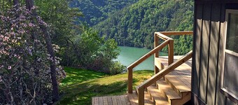 Breathtaking Views of Mountains & Lake - Peaceful Haven - Fragrance Free