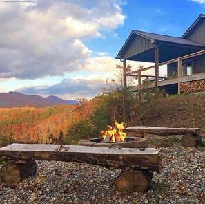 Property grounds - Breathtaking Views of Mountains & Lake - Hot Tub - Fragrance Free (Bryson City)