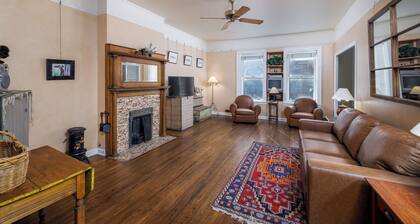 Pet-Friendly Historic Downtown Flat w/ AC - Fisherman's Flat on Main Street!