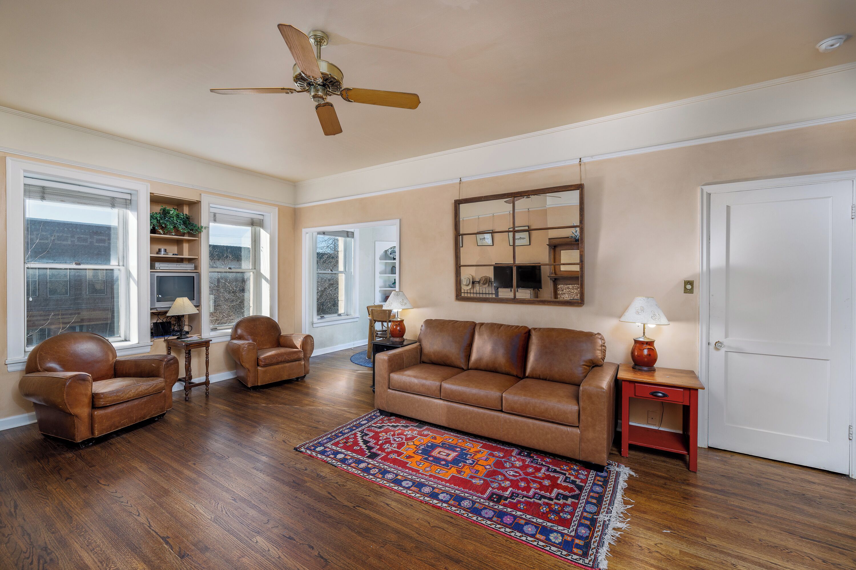 TV, fireplace, stereo