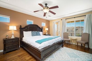 6 quartos, ferros/tábuas de passar roupa, Wi-Fi de cortesia