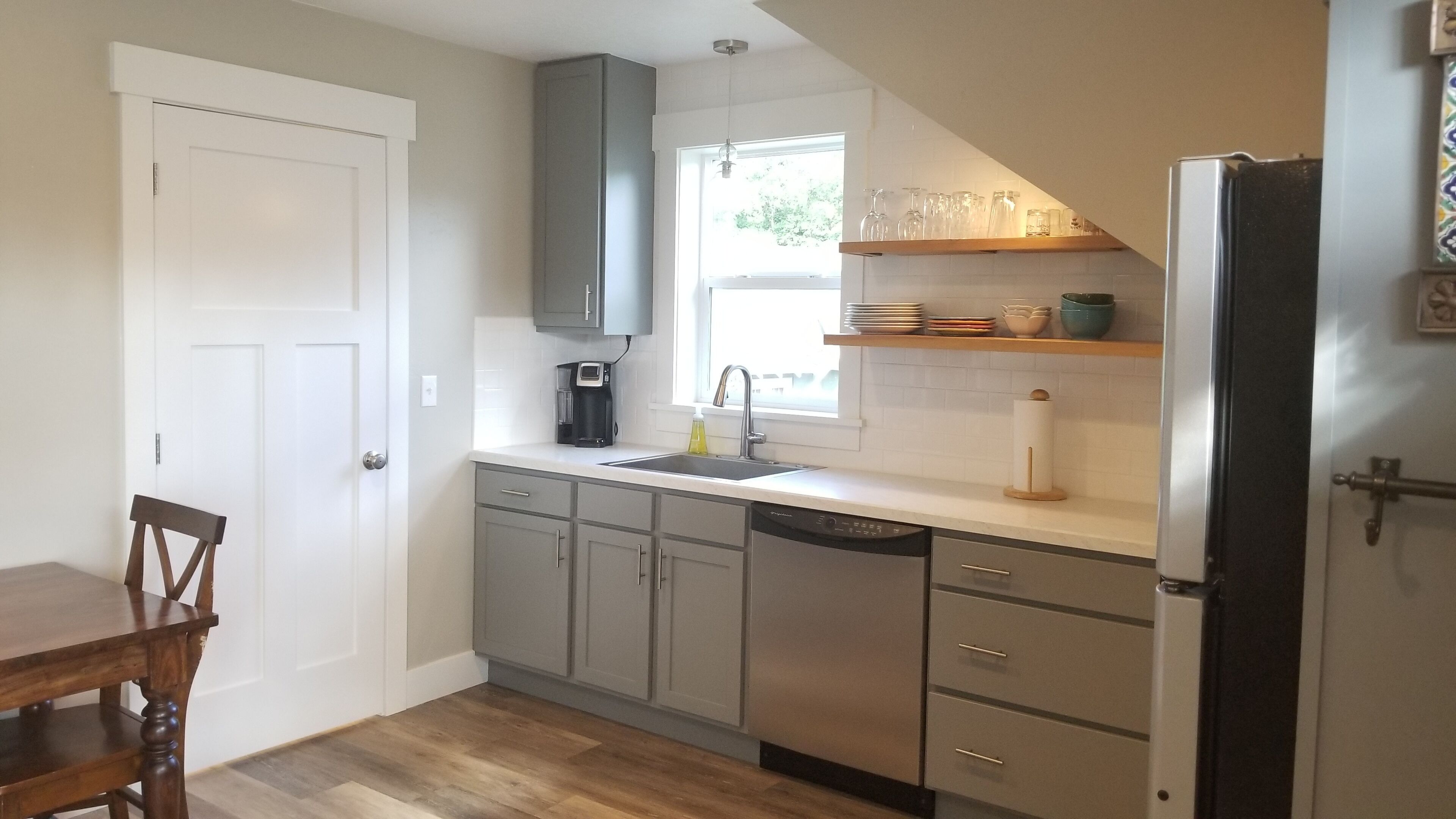 冰箱、微波炉、烤箱、炉灶