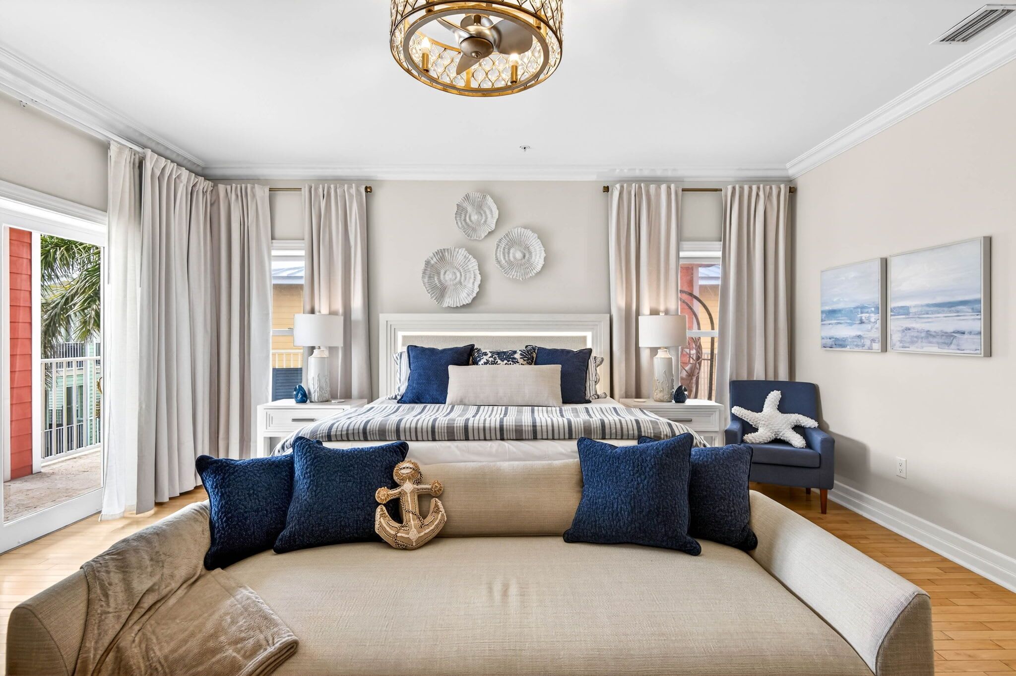 4 habitaciones, tabla de planchar con plancha y wifi gratis 