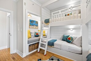 4 chambres, fer et planche à repasser, Wi-Fi gratuit, draps fournis