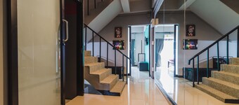 Stay in The Private Art Gallery in The Heart of Chiangmai , at Chez Pom @ 9