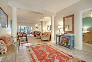 TV - Great Central Spot, Golf Course Views- Across from Turtle Point & Pool Access (Kiawah Island)