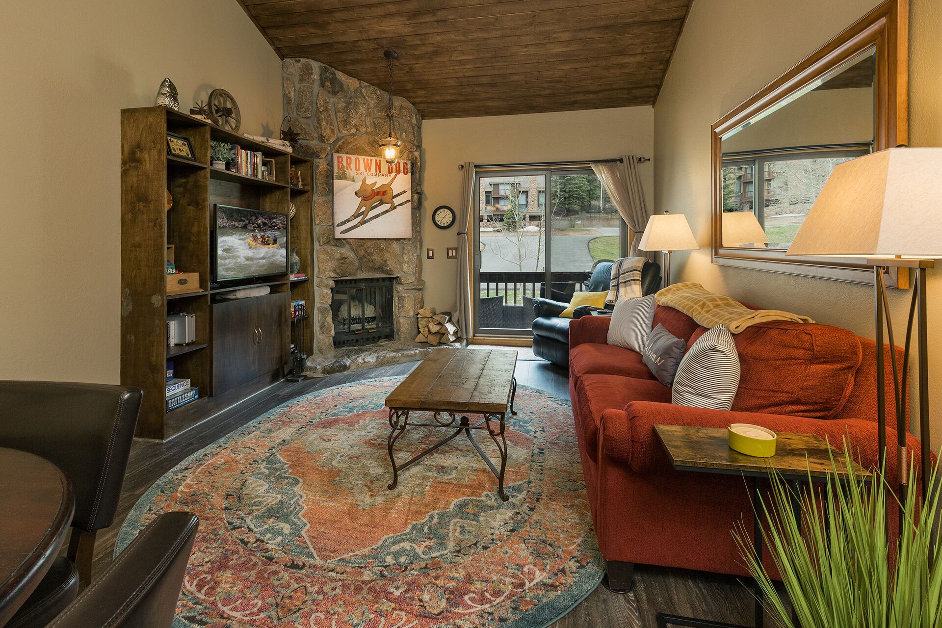 New Updates! Pool/ HotTub/Free Ski Shuttle/Tennis/Mtn Views! Cascade #350