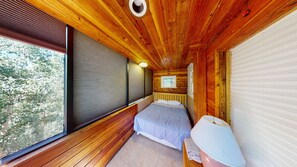 5 bedrooms, iron/ironing board, travel cot, WiFi