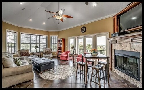 8/23-9/12 Discount-Luxury Vacation Home,Great Location,Ocean Views,Pool,Elevator