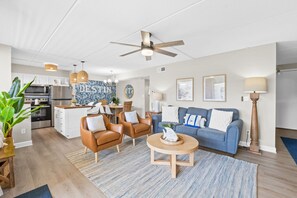 TV, video games - Beach-side, beautiful low-rise with uncrowded beach! (Destin)