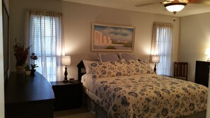 2 bedrooms, iron/ironing board, WiFi, bed sheets - Sonnet Sunshine Retreat - Your Home Base in Sunny Sun City West! (Sun City West)